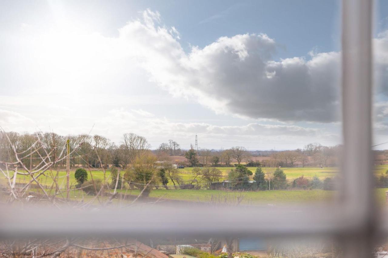 Quaint Cottage In The Heart Of North Yorkshire Village - Pet Friendly Free Stillington Exterior foto
